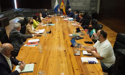 El Gobierno de Canarias plantea modificar hoy varias restricciones