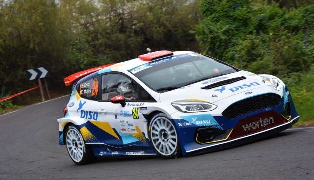 Enrique Cruz y Yeray Mujica lideran el 47º Rally Senderos de La Palma