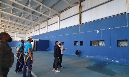 Inician las obras de mejora en el Polideportivo cubierto de La Vera  