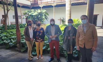Puerto de la Cruz se reúne con representantes de la Asociación de Antiguos Alumnos de la Universidad de La Laguna  