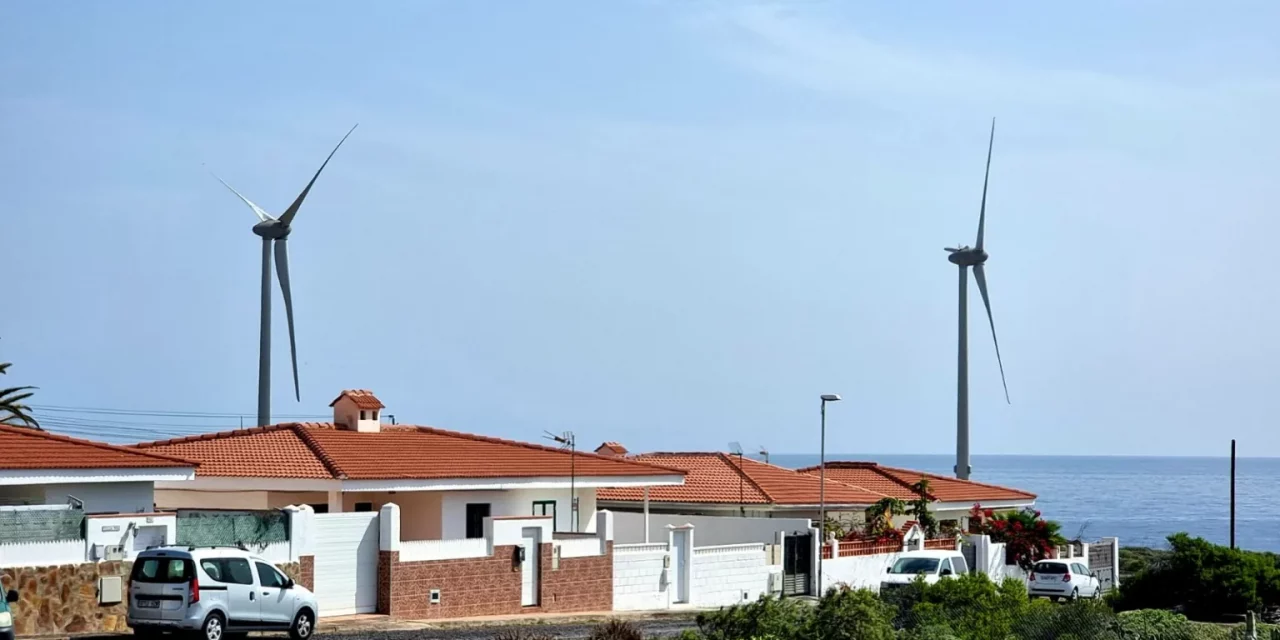 Arico se opone a la decisión del Gobierno de Canarias de autorizar el parque eólico La Morra 
