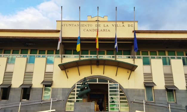 Fotonoticia. Banderas a media asta. Luto oficial￼