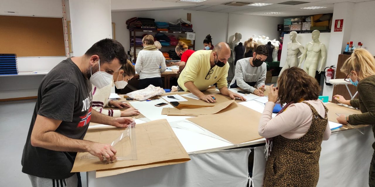 Formación en confección de vestuario para festejos y carnavales￼