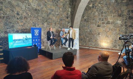 El Castillo San Felipe acogió anoche el VIII Foro Ángel Arocha bajo el título «La Conflictividad Laboral en la Historia del CD Tenerife». 