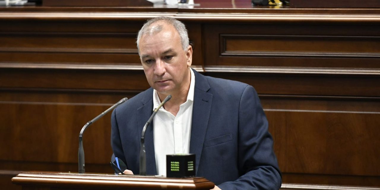 Claves del discurso del portavoz parlamentario de Nueva Canarias (NC), Luis Campos. ￼ 