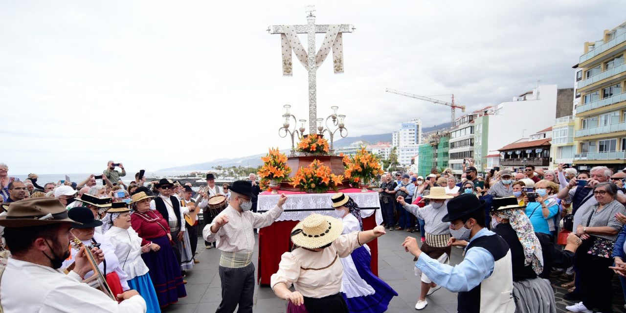 Puerto de la Cruz celebra por todo lo alto el día de la Cruz  