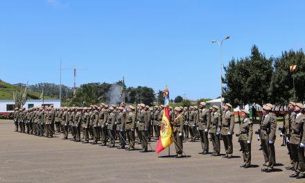 Francis González, alcalde del Excmo Ayuntamiento de Icod de los Vinos asiste al homenaje a los caídos.