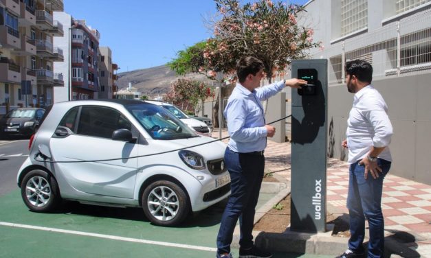 GÜIMAR FACILITA LA MOVILIDAD ELÉCTRICA Y ES UNO DE LOS MUNICIPIOS QUE CUENTA CON MAYOR BONIFICACIÓN EN EL IBI POR LA INSTALACIÓN DE PLACAS FOTOVOLTAICAS