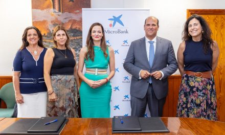 MicroBank y el Ayuntamiento de Arona firman un convenio de colaboración para incentivar el autoempleo y la actividad emprendedora.