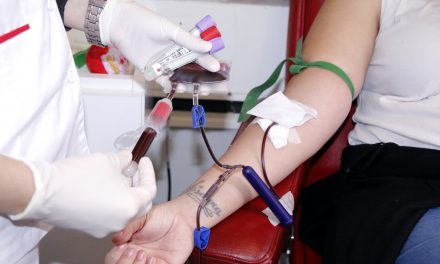 Tacoronte recibe un nuevo punto itinerante de donación de sangre.