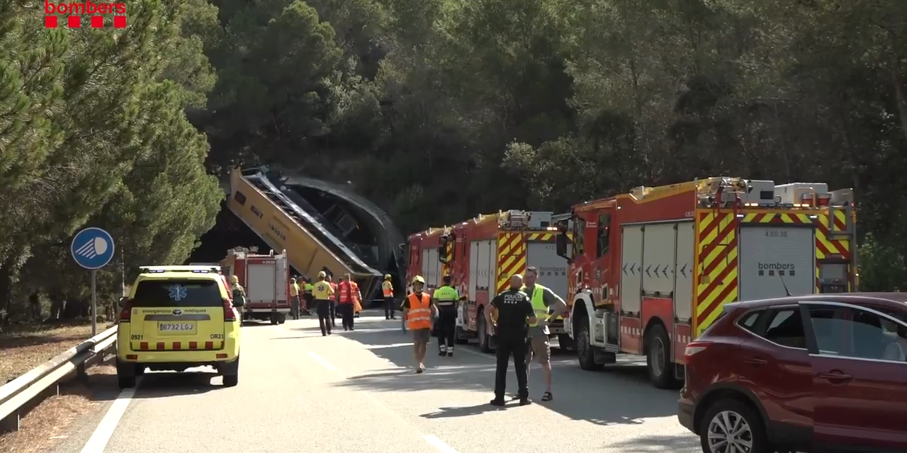 Tragedia en Barcelona: Accidente de Autobús de Trabajadores de Inditex Deja Tres Heridos Críticos y 22 Graves.