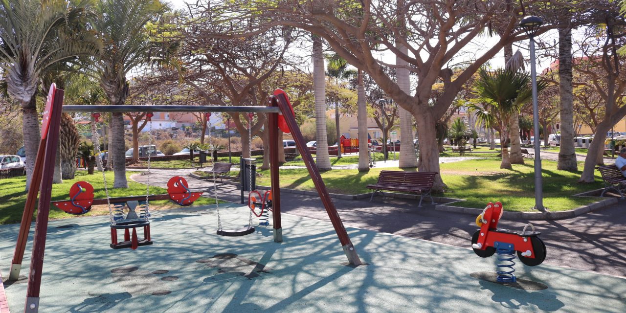 El Ayuntamiento de Arona inicia una evaluación delos parques infantiles y zonas de juego del municipio.