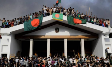 Impactante Derrumbe del Régimen Socialista en Bangladesh: Un Nuevo Amanecer para la Democracia.