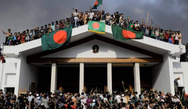 Impactante Derrumbe del Régimen Socialista en Bangladesh: Un Nuevo Amanecer para la Democracia.