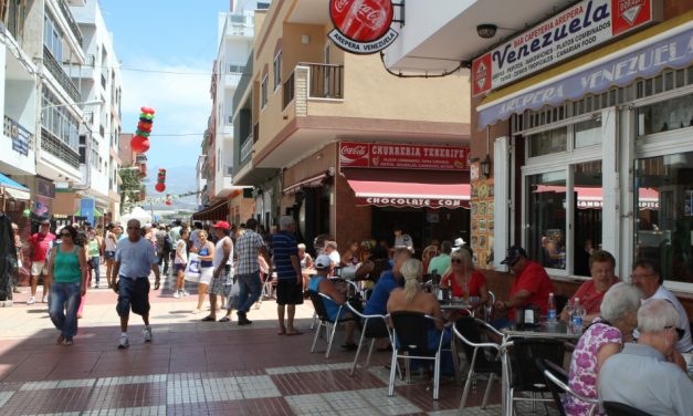 El Ayuntamiento y las cuatro Zonas Comerciales Abiertas de Arona refuerzan su coordinación.