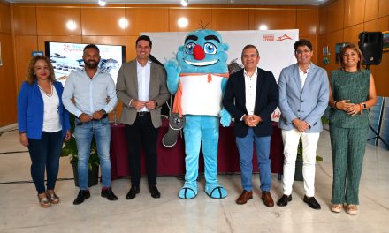 El alcalde presenta la VII edición del proyecto “Un Mar de Experiencias 2024”
