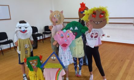 Guía de Isora ofrece un Taller de Títeres para niños como antesala al espectáculo familiar “El misterio de Oriente”